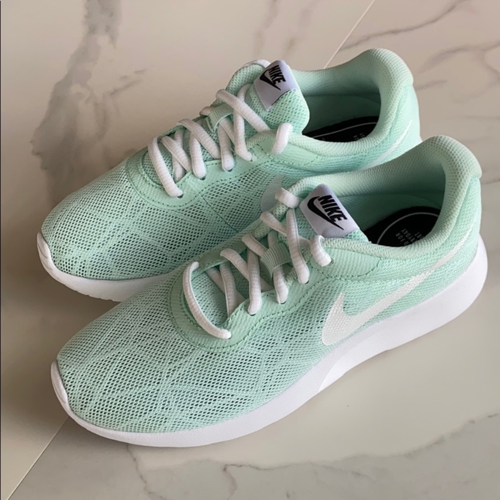 NWT Nike tanjun special edition - Picture 3 of 7